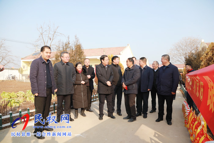 市人大常委會副主任、縣委書記姬脈常走訪慰問敬老院老人和百歲老人