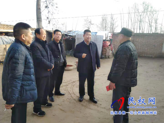 副縣長(zhǎng)張士彬、縣總工會(huì)主席瞿志君到白云寺鎮(zhèn)開展慰問(wèn)活動(dòng)
