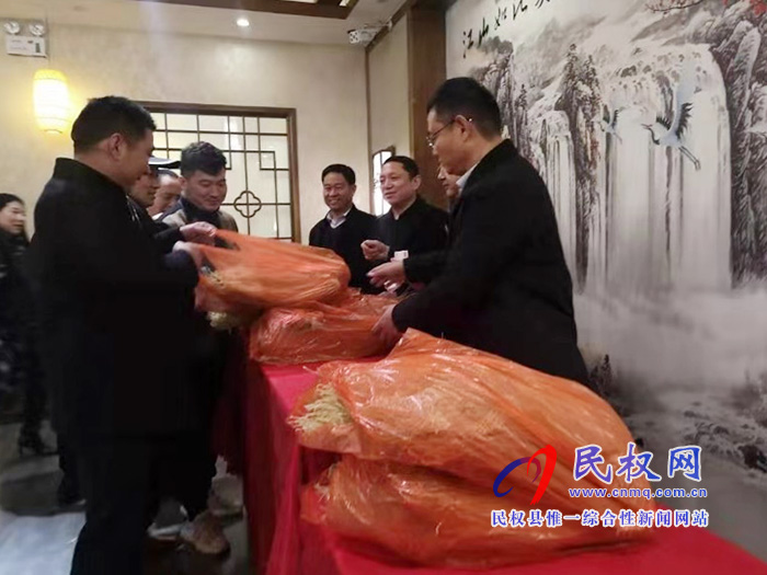 民權縣總工會駐鄭州農民工服務站幫助家鄉(xiāng)貧困戶銷售農產品 民權縣總工會駐鄭州農民工服務站幫助家鄉(xiāng)貧困戶銷售農產品
