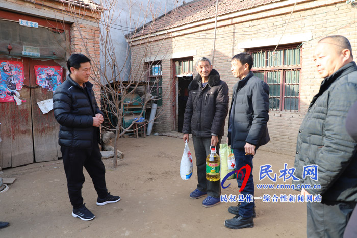 白云寺鎮(zhèn)組織開展慰問困難群眾 白云寺鎮(zhèn)組織開展慰問困難群眾