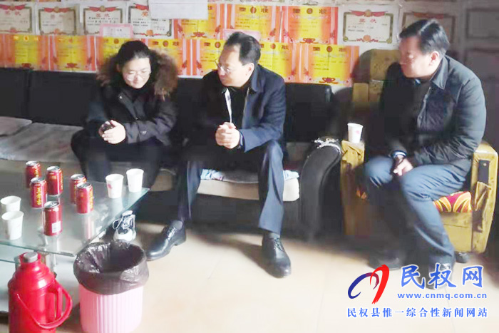 縣委常委、常務副縣長李啟峰慰問“春蕾女童”鄭秋潔