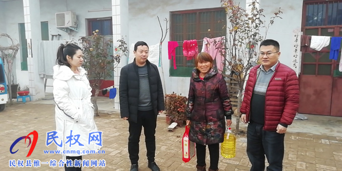 縣委黨史研究室、縣文明辦到雙塔鎮(zhèn)常東村慰問商丘好人