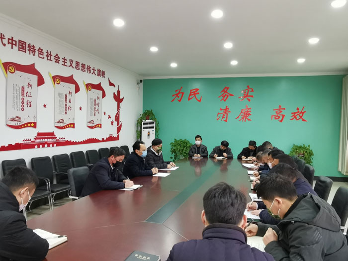 縣委常委、常務(wù)副縣長(zhǎng)李啟峰到林七鄉(xiāng)督導(dǎo)新型冠狀病毒感染的疫情防控工作開(kāi)展情況