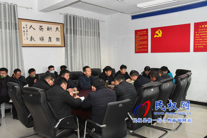 縣委常委、副縣長信木祥人和鎮(zhèn)督導(dǎo)新型冠狀病毒感染的肺炎疫情防控工作