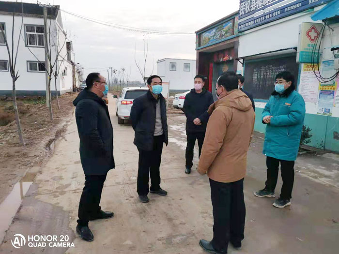 縣委常委、組織部長(zhǎng)何玉明到褚廟鄉(xiāng)督導(dǎo)新型冠狀病毒感染的肺炎疫情防控工作