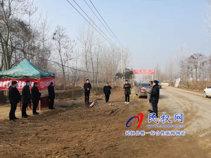 縣人大常委副主任李新軍深入龍?zhí)伶?zhèn)各村防控點督導檢查新型冠狀病毒感染肺炎疫情防控工作 縣人大常委副主任李新軍深入龍?zhí)伶?zhèn)各村防控點督導檢查新型冠狀病毒感染肺炎疫情防控工作