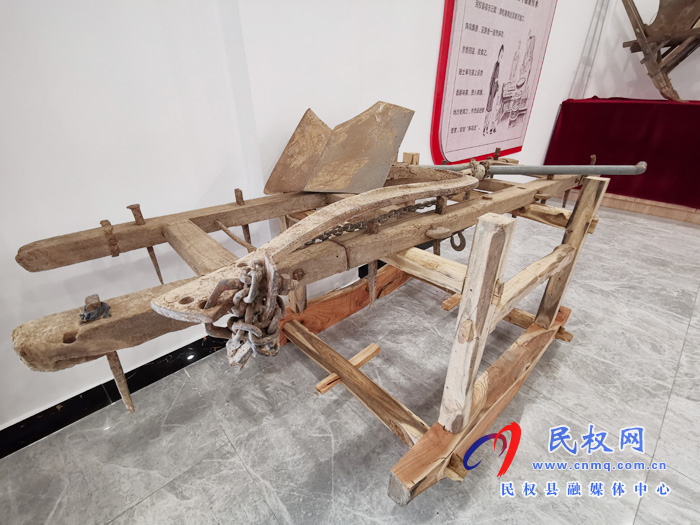 河南民權(quán):走進麻花莊村民俗文化館 體驗貢麻花文化 河南民權(quán):走進麻花莊村民俗文化館 體驗貢麻花文化