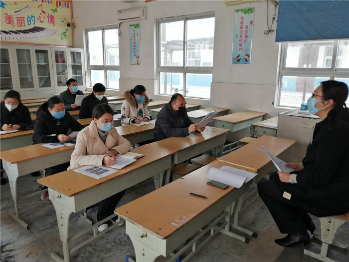 民權(quán)縣第三小學(xué)舉辦疫情防控實(shí)際操作培訓(xùn)會(huì) 民權(quán)縣第三小學(xué)舉辦疫情防控實(shí)際操作培訓(xùn)會(huì)