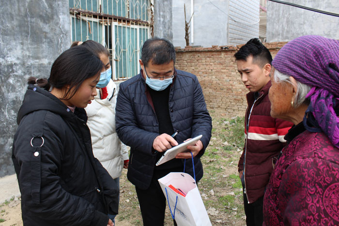 疫情阻隔不住的關(guān)愛——民權(quán)縣實驗中學關(guān)愛幫扶貧困學生 疫情阻隔不住的關(guān)愛——民權(quán)縣實驗中學關(guān)愛幫扶貧困學生