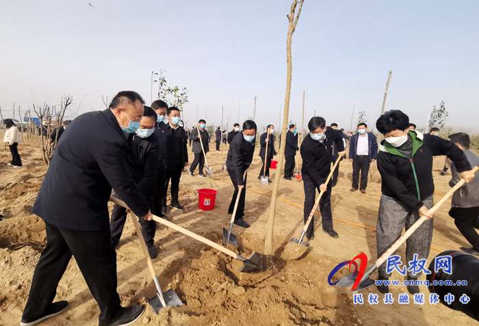 市縣領(lǐng)導(dǎo)參加春季義務(wù)植樹(shù)勞動(dòng) 市縣領(lǐng)導(dǎo)參加春季義務(wù)植樹(shù)勞動(dòng)