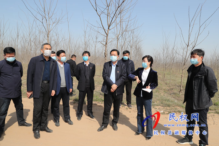 市人大常委會(huì)副主任、縣委書記姬脈常開展走訪服務(wù)工業(yè)企業(yè)活動(dòng)