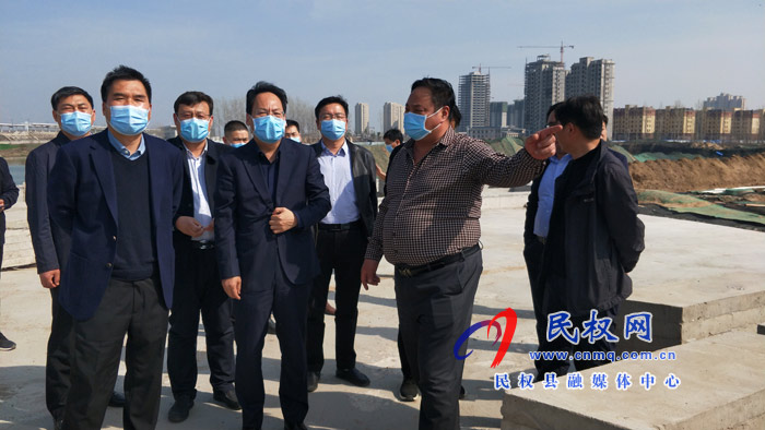 縣委常委、常務(wù)副縣長李啟峰查看我縣重點項目及安全生產(chǎn)工作