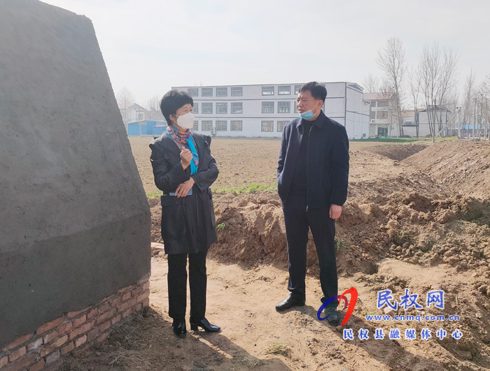 縣人大常委會主任周燕到老顏集鄉(xiāng)督導(dǎo)脫貧攻堅工作 縣人大常委會主任周燕到老顏集鄉(xiāng)督導(dǎo)脫貧攻堅工作