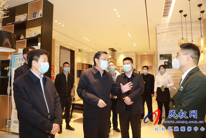 市人大常委會副主任、縣委書記姬脈常查看我縣重點公共服務業(yè)場所復工復產(chǎn)工作