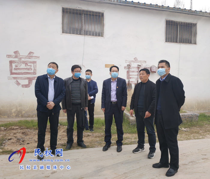 縣委常委、常務(wù)副縣長李啟峰調(diào)研我縣煙花爆竹去庫存清零工作