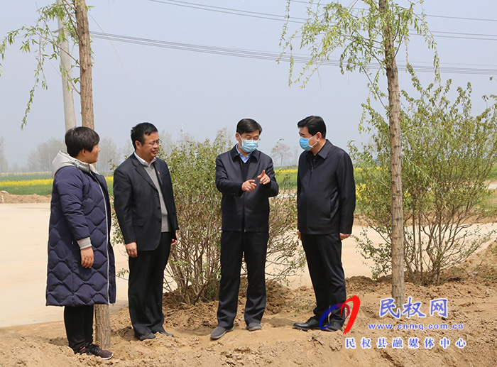 縣委副書記、縣長張團結(jié)到王莊寨鎮(zhèn)查看飲水水源地保護拆遷安置工作進展情況?
