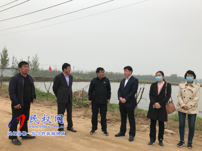 河南省水產(chǎn)科學(xué)研究院院長(zhǎng)李治勛蒞民調(diào)研“四優(yōu)四化”項(xiàng)目暨水產(chǎn)品加工情況 河南省水產(chǎn)科學(xué)研究院院長(zhǎng)李治勛蒞民調(diào)研“四優(yōu)四化”項(xiàng)目暨水產(chǎn)品加工情況