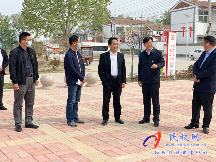 省高級法院黨組書記、院長胡道才一行到孟莊村開展扶貧慰問及調(diào)研工作