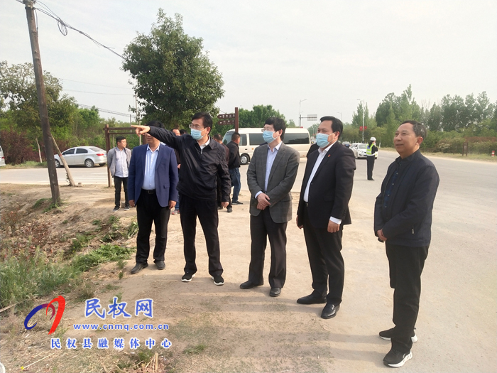 省水利廳調研組到我縣調研河(湖)長制和防汛工作開展情況 省水利廳調研組到我縣調研河(湖)長制和防汛工作開展情況