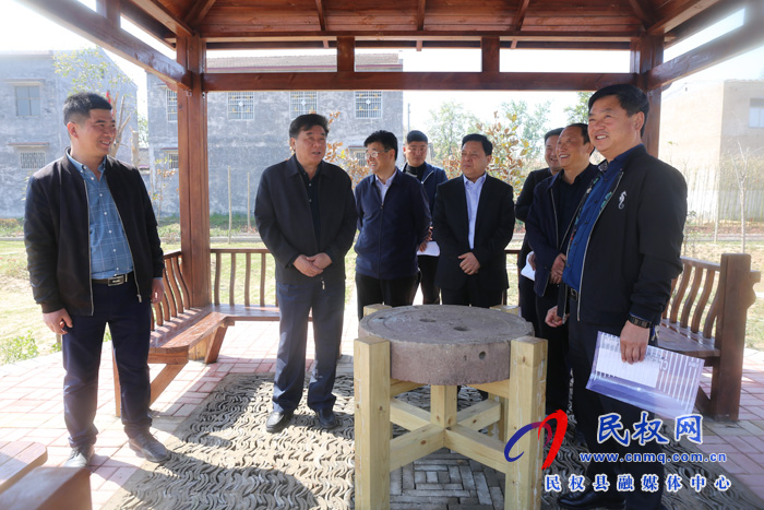 市人大常委會(huì)常務(wù)副主任、 市總工會(huì)主席劉沛到民權(quán)縣白云寺鎮(zhèn)開(kāi)展“三.五”基層工作日活動(dòng)