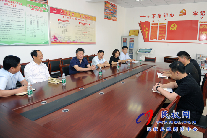 商丘市一級(jí)巡視員、市總工會(huì)主席劉沛到白云寺鎮(zhèn)開(kāi)展“三·五”基層工作日活動(dòng)