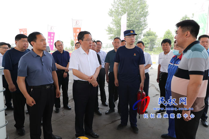 市人大常委會副主任、縣委書記姬脈常查看“三夏”生產(chǎn)時強調(diào)：搶抓農(nóng)時 科學調(diào)度 確保顆粒歸倉