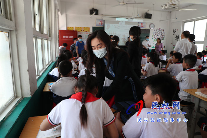 姬脈常寄語全縣少年兒童：立志，樹遠大理想；求知，成棟梁之才