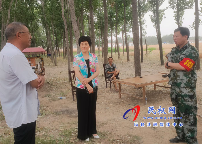 縣人大主任周燕到老顏集鄉(xiāng)督導“三夏”及產(chǎn)業(yè)園建設(shè)工作 縣人大主任周燕到老顏集鄉(xiāng)督導“三夏”及產(chǎn)業(yè)園建設(shè)工作