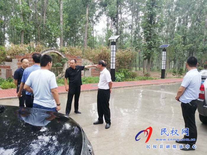 全市供銷系統(tǒng)深化供銷改革服務(wù)特色農(nóng)業(yè)民權(quán)現(xiàn)場(chǎng)會(huì)在我縣召開 全市供銷系統(tǒng)深化供銷改革服務(wù)特色農(nóng)業(yè)民權(quán)現(xiàn)場(chǎng)會(huì)在我縣召開