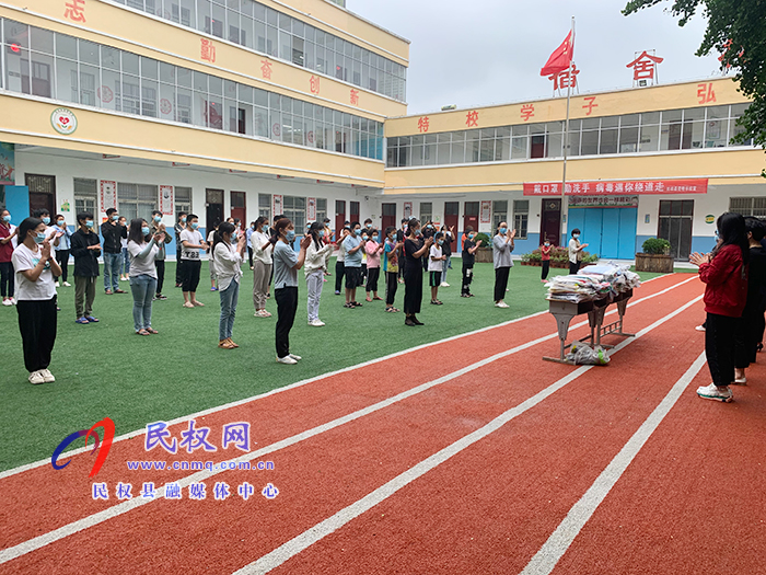 關愛殘疾兒童縣殘聯(lián)暖心捐助 關愛殘疾兒童縣殘聯(lián)暖心捐助