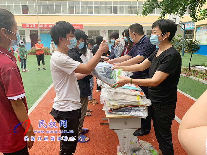 關愛殘疾兒童縣殘聯(lián)暖心捐助 關愛殘疾兒童縣殘聯(lián)暖心捐助