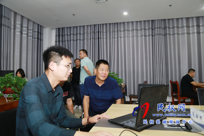 睢縣融媒體中心考察團(tuán)來我縣參觀學(xué)習(xí)融媒體中心建設(shè) 睢縣融媒體中心考察團(tuán)來我縣參觀學(xué)習(xí)融媒體中心建設(shè)