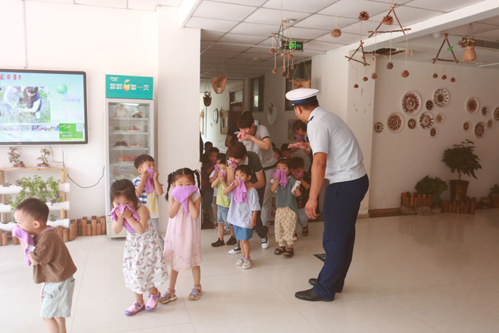 民東新區(qū)實驗幼兒園舉行2020年夏季消防演練活動 民東新區(qū)實驗幼兒園舉行2020年夏季消防演練活動