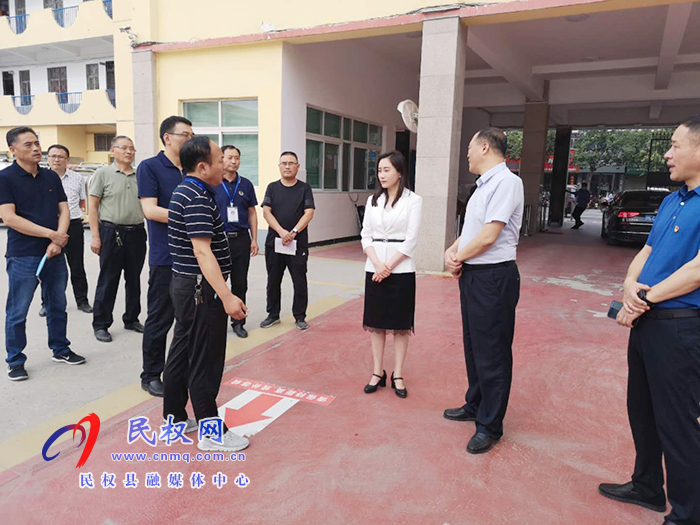 副縣長朱琳到高招各考點(diǎn)查看準(zhǔn)備工作 副縣長朱琳到高招各考點(diǎn)查看準(zhǔn)備工作