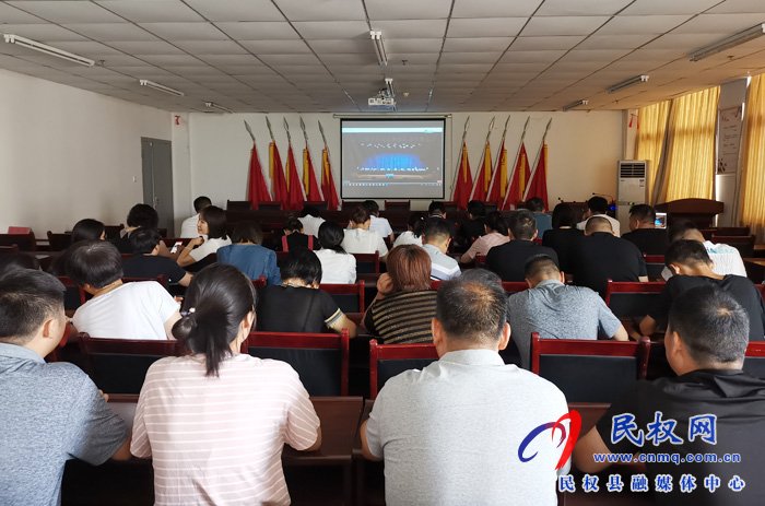 我縣各鄉(xiāng)鎮(zhèn)（街道辦）、縣直各單位認真貫徹全縣三級干部會議暨脫貧攻堅推進會議精神