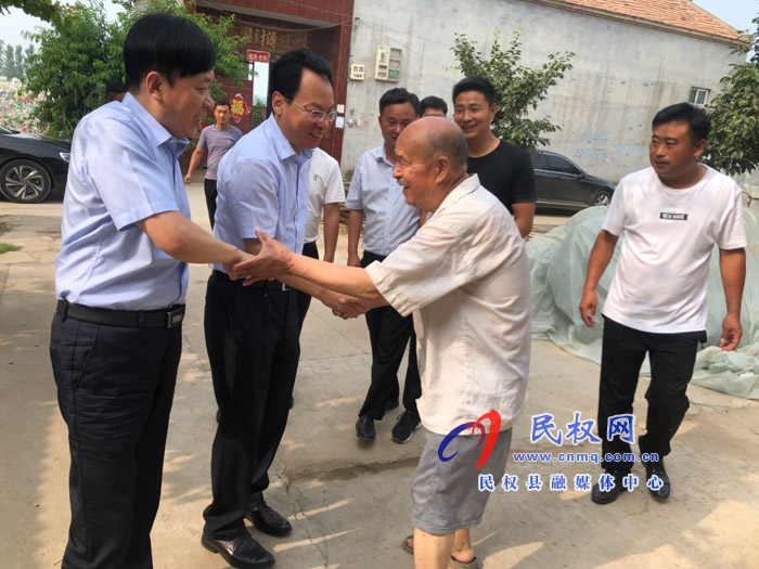 縣委常委、常務(wù)副縣長李啟峰到林七鄉(xiāng)開展“三?五”基層工作日活動(dòng)
