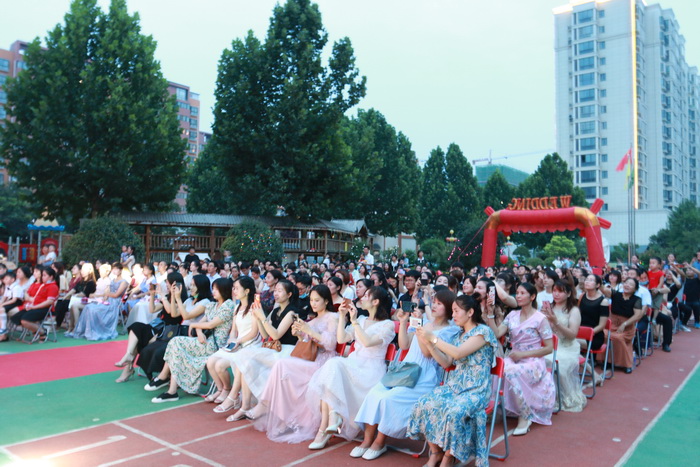 滿滿的儀式感！民權(quán)東區(qū)實(shí)驗(yàn)幼兒園迎來(lái)畢業(yè)季