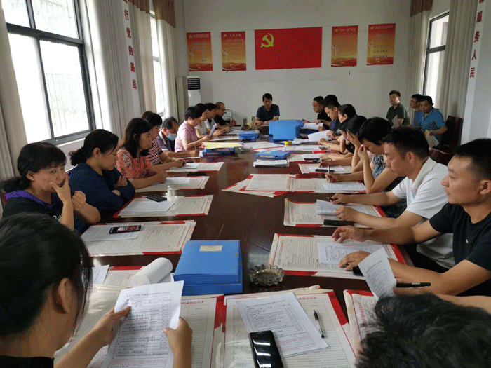 縣審計局:務(wù)實重干堅決打贏脫貧攻堅戰(zhàn) 縣審計局:務(wù)實重干堅決打贏脫貧攻堅戰(zhàn)