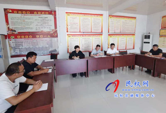 縣人大常委會副主任李勇到王莊寨鎮(zhèn)李西村調(diào)研指導脫貧攻堅普查工作 縣人大常委會副主任李勇到王莊寨鎮(zhèn)李西村調(diào)研指導脫貧攻堅普查工作