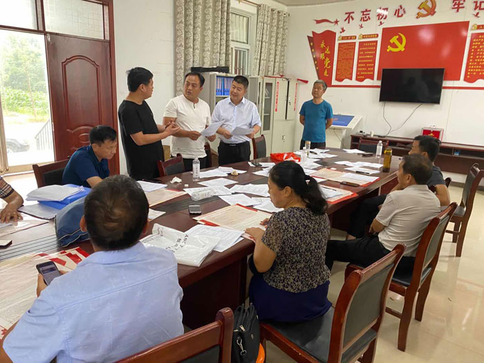 副縣長張士彬到白云寺鎮(zhèn)督導脫貧攻堅普查工作 副縣長張士彬到白云寺鎮(zhèn)督導脫貧攻堅普查工作