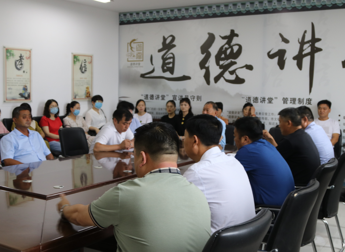 縣林業(yè)發(fā)展服務中心迅速傳達貫徹縣委十二屆九次全會暨縣委工作會議精神 縣林業(yè)發(fā)展服務中心迅速傳達貫徹縣委十二屆九次全會暨縣委工作會議精神