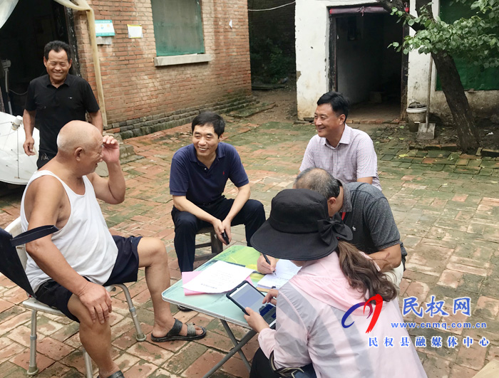 縣委常委、組織部長何玉明到褚廟鄉(xiāng)督導(dǎo)檢查脫貧攻堅和防汛工作