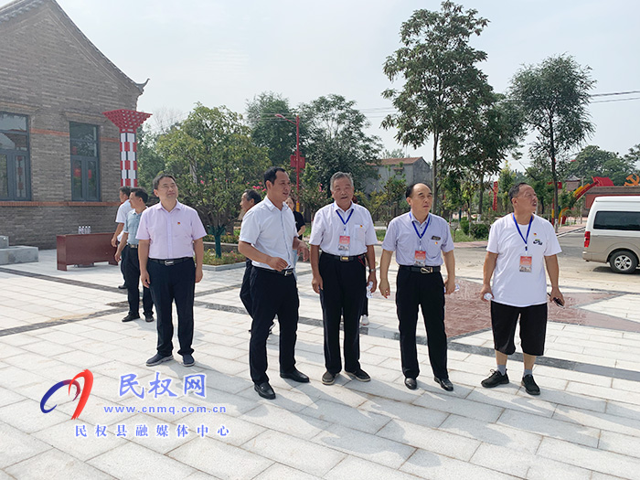 我縣組織離退休干部開(kāi)展脫貧成果調(diào)研活動(dòng) 我縣組織離退休干部開(kāi)展脫貧成果調(diào)研活動(dòng)