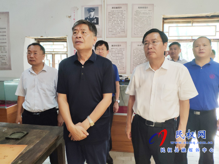 市政協(xié)主席曾昭寶一行到我縣孫六鎮(zhèn)調(diào)研重點(diǎn)鎮(zhèn)傳統(tǒng)村落發(fā)展和保護(hù)工作 市政協(xié)主席曾昭寶一行到我縣孫六鎮(zhèn)調(diào)研重點(diǎn)鎮(zhèn)傳統(tǒng)村落發(fā)展和保護(hù)工作