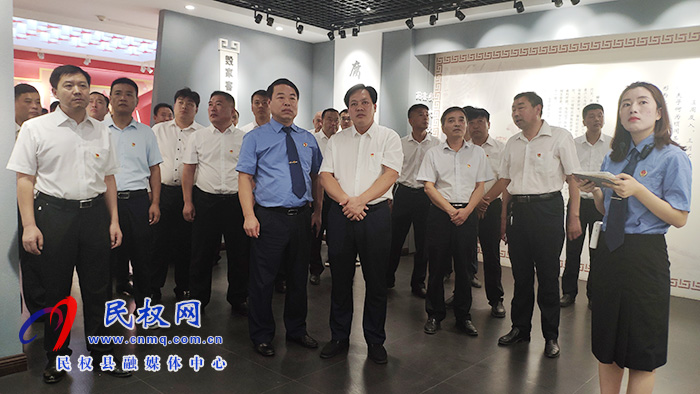 縣委政法委開(kāi)展參觀民權(quán)黨員干部健康“體檢中心”暨黨風(fēng)廉政建設(shè)專題講座活動(dòng) 縣委政法委開(kāi)展參觀民權(quán)黨員干部健康“體檢中心”暨黨風(fēng)廉政建設(shè)專題講座活動(dòng)