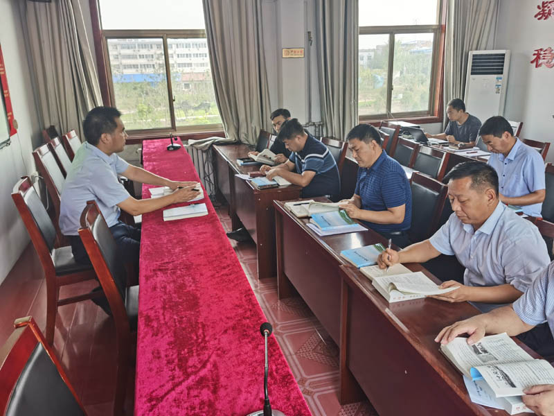 縣住建局理論中心組集中學習《習近平談治國理政》第三卷和《2020大眾熱點話題》 縣住建局理論中心組集中學習《習近平談治國理政》第三卷和《2020大眾熱點話題》