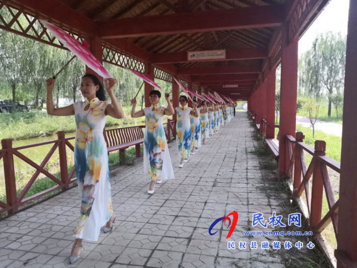 “醉美”旗袍秀，驚艷水上任莊——“小江南”