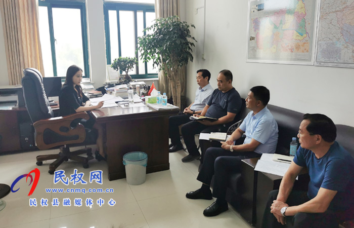 副縣長朱琳主持召開全縣“縣管校聘”改革座談會 副縣長朱琳主持召開全縣“縣管校聘”改革座談會