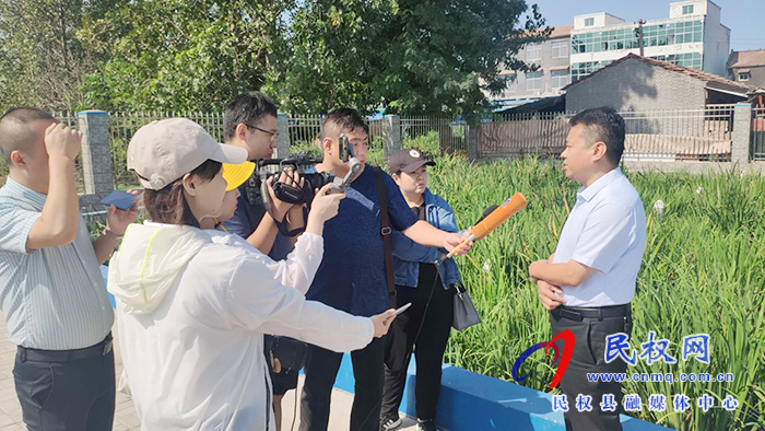 “農(nóng)媒總編走基層 鄉(xiāng)村振興中原行”采訪團到我縣部分鄉(xiāng)鎮(zhèn)進行采風(fēng) “農(nóng)媒總編走基層 鄉(xiāng)村振興中原行”采訪團到我縣部分鄉(xiāng)鎮(zhèn)進行采風(fēng)