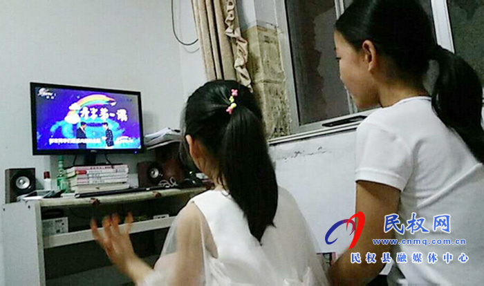 伯黨鄉(xiāng)中心校組織全鄉(xiāng)中小學(xué)師生觀看《開學(xué)第一課》